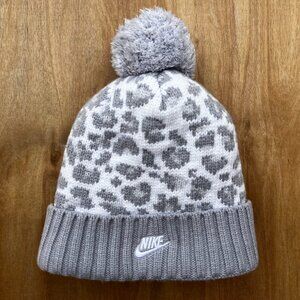 NIKE SHERPA POM POM BEANIE Women’s One Size Fits Gray Leopard Print NWOT